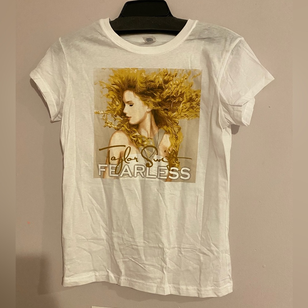 Brand new Fearless t-shirt Taylor Swift